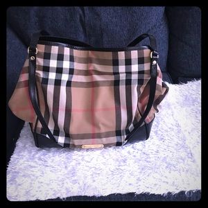 Burberry purse